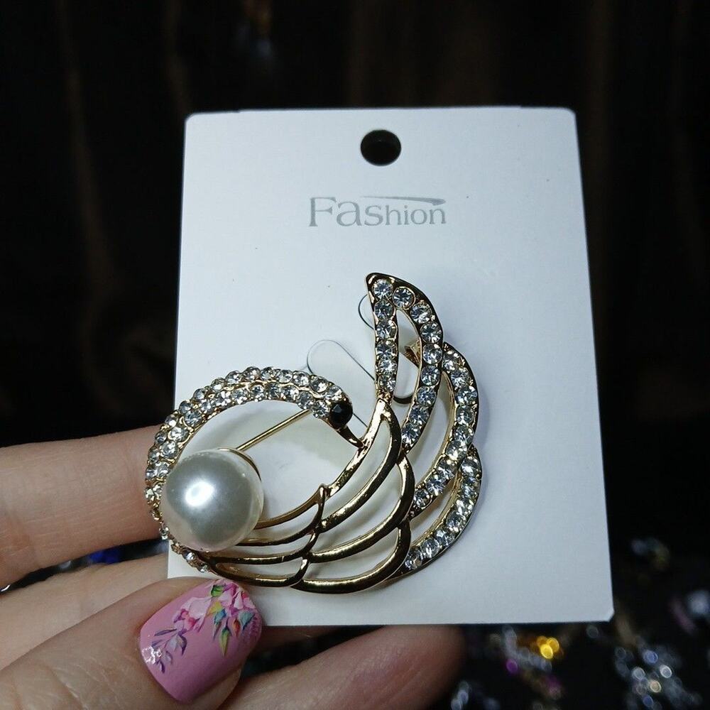 Gold Tone Rhinestone Swan Brooch